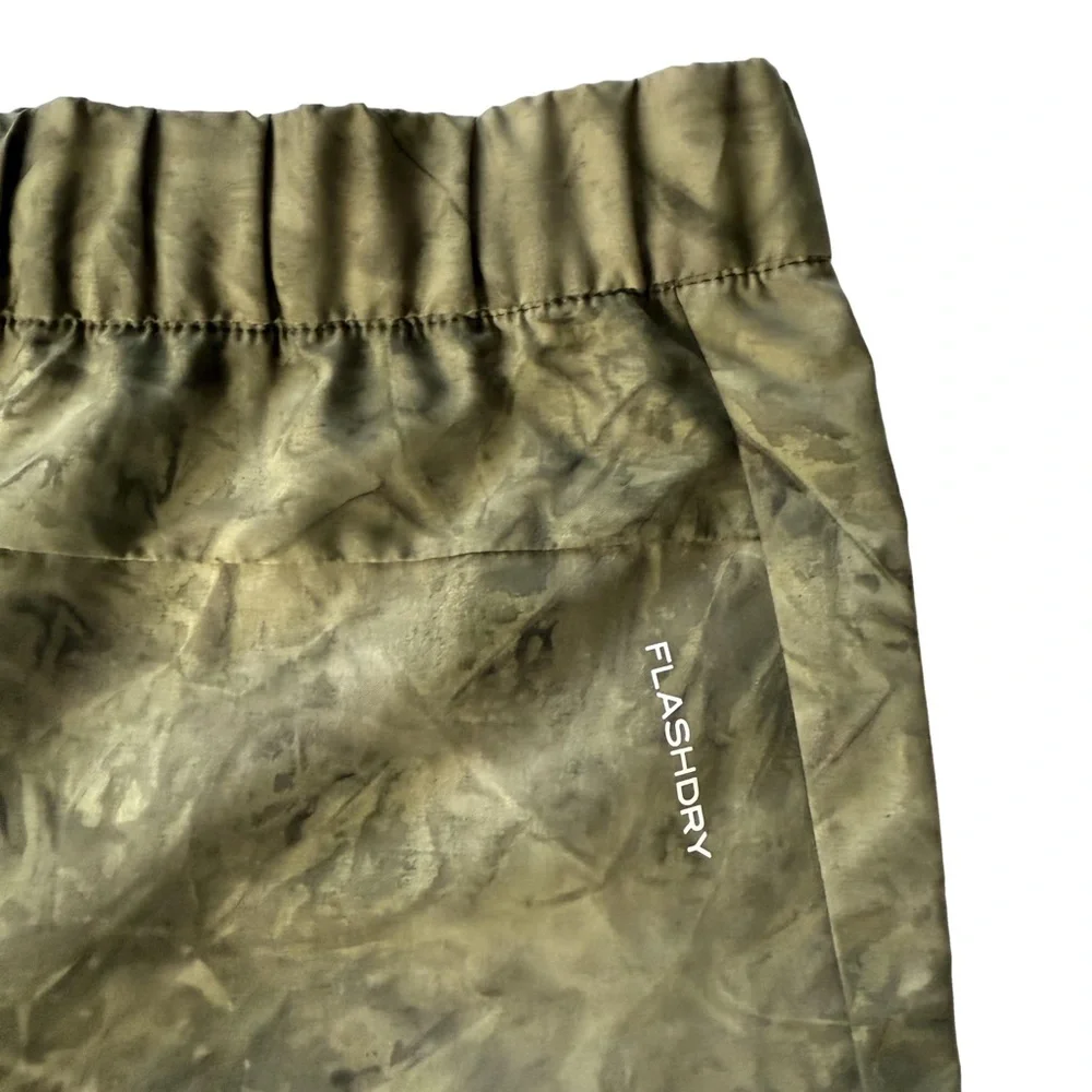 The North Face Boys Olive Flash dry shorts size Large 14/16